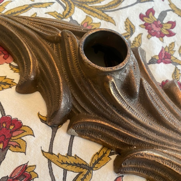 French Provincial Brass Feathered Base - Picture 5 of 11